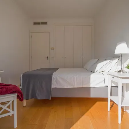 Places - Rooftop Apartment Lisbon